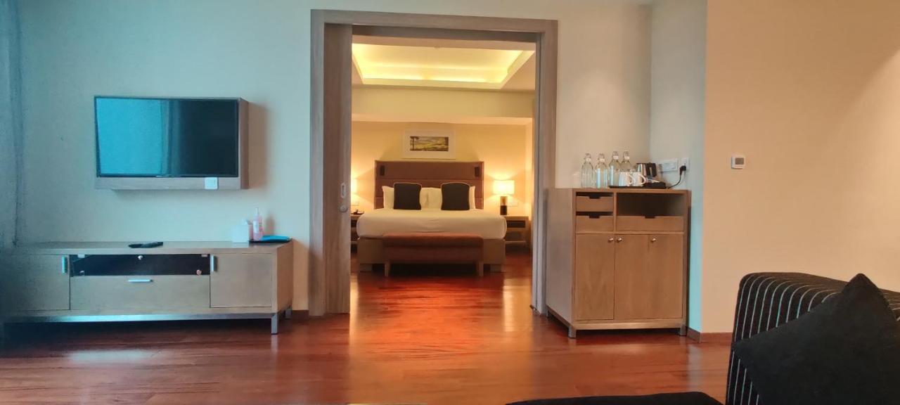 O By Tamara, Trivandrum Thiruvananthapuram Екстер'єр фото A suite at the hotel